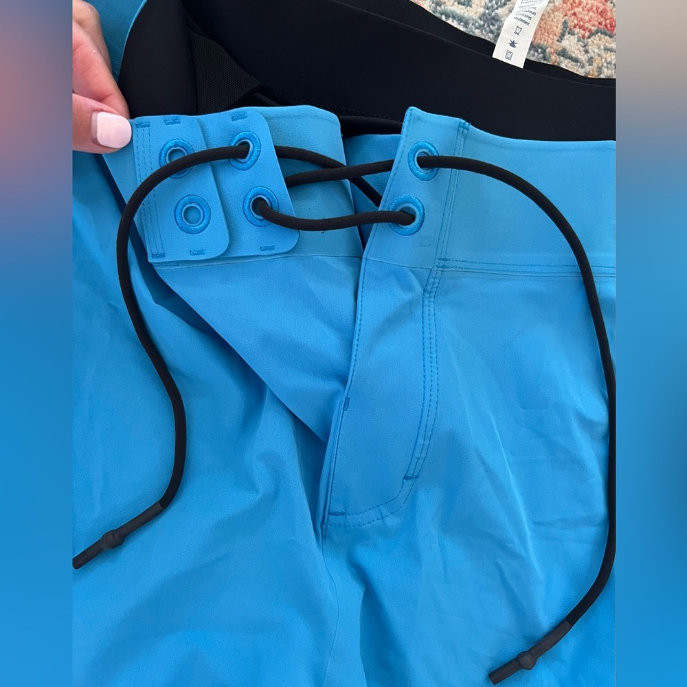 lululemon athletica Men's Athletic Current Shorts in Teal Blue - Picture 3 of 7